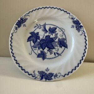 Giovanni Valentino Italy Grape Vine Plate